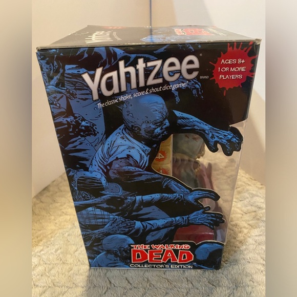 2014 🧟‍♂️COLLECTOR'S EDITION TWD YAHTZEE🧟‍♀️ - Picture 4 of 9